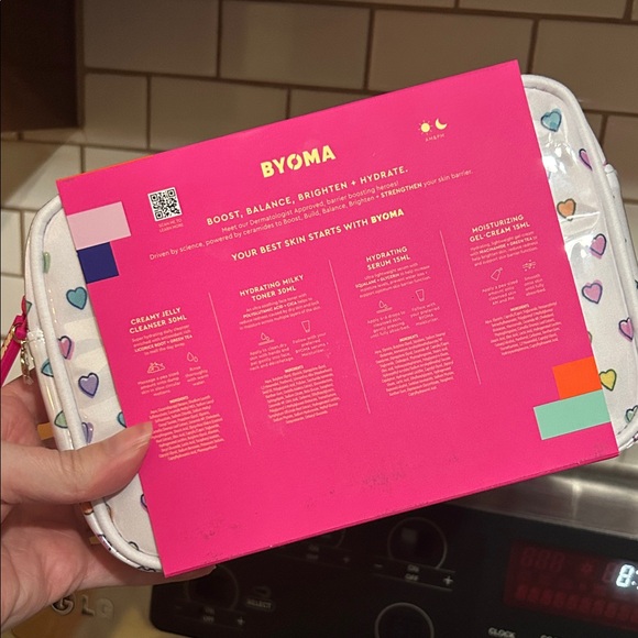 Roller Rabbit Colorful Skincare Set - Picture 2 of 4